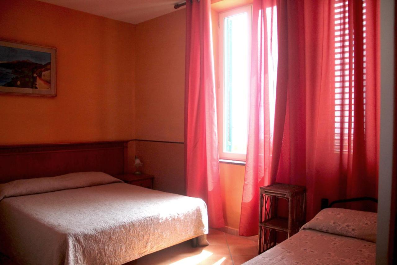 Villino Gregoraci Relais Bed & Breakfast Santa Marinella Exterior foto