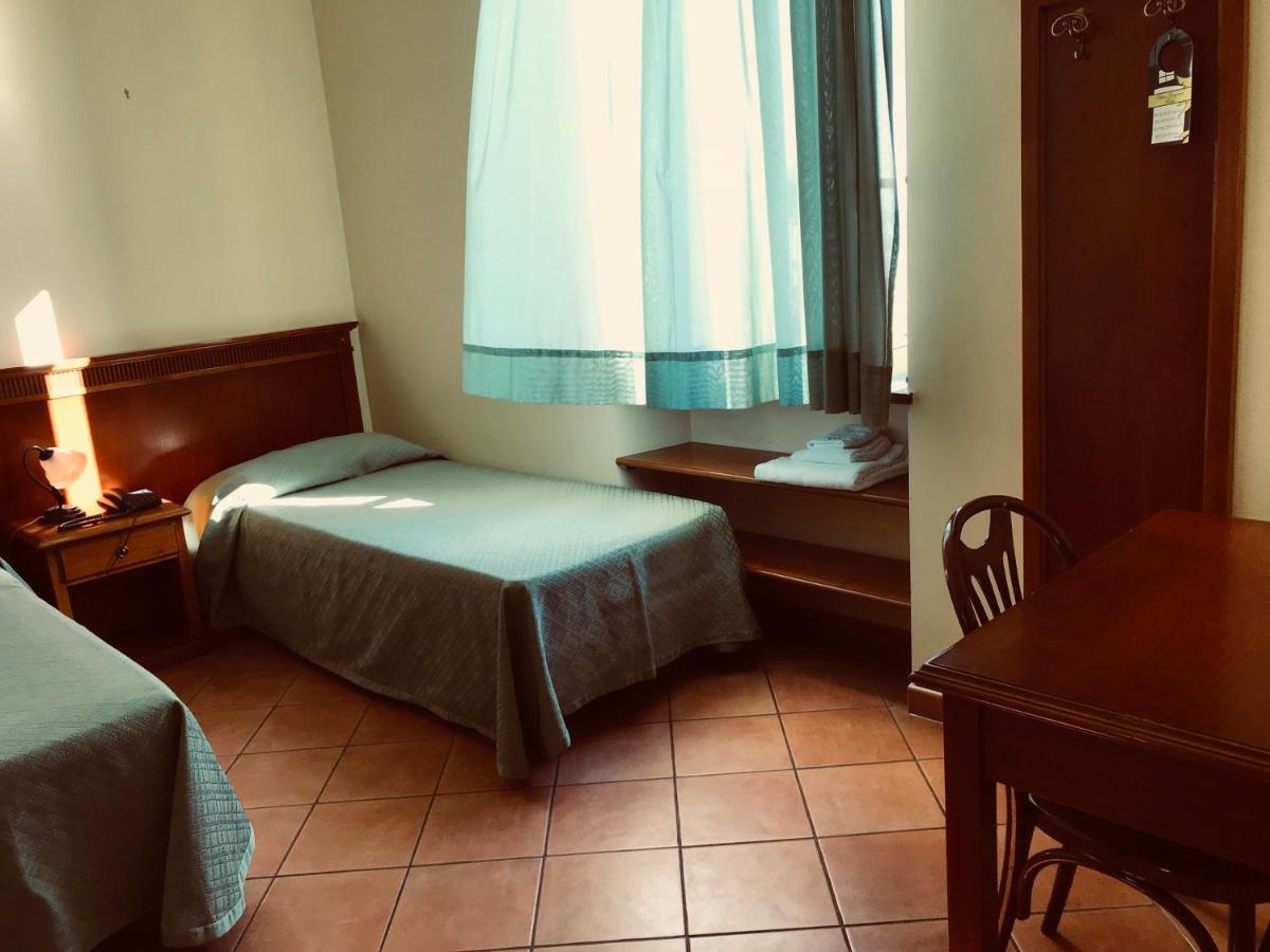 Villino Gregoraci Relais Bed & Breakfast Santa Marinella Exterior foto