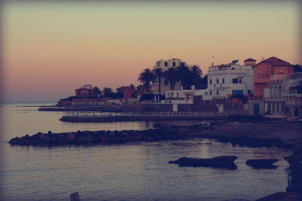 Villino Gregoraci Relais Bed & Breakfast Santa Marinella Exterior foto