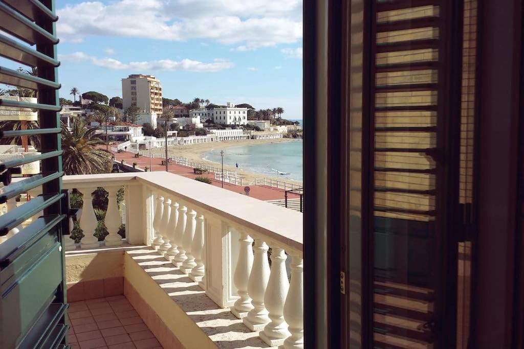 Villino Gregoraci Relais Bed & Breakfast Santa Marinella Exterior foto