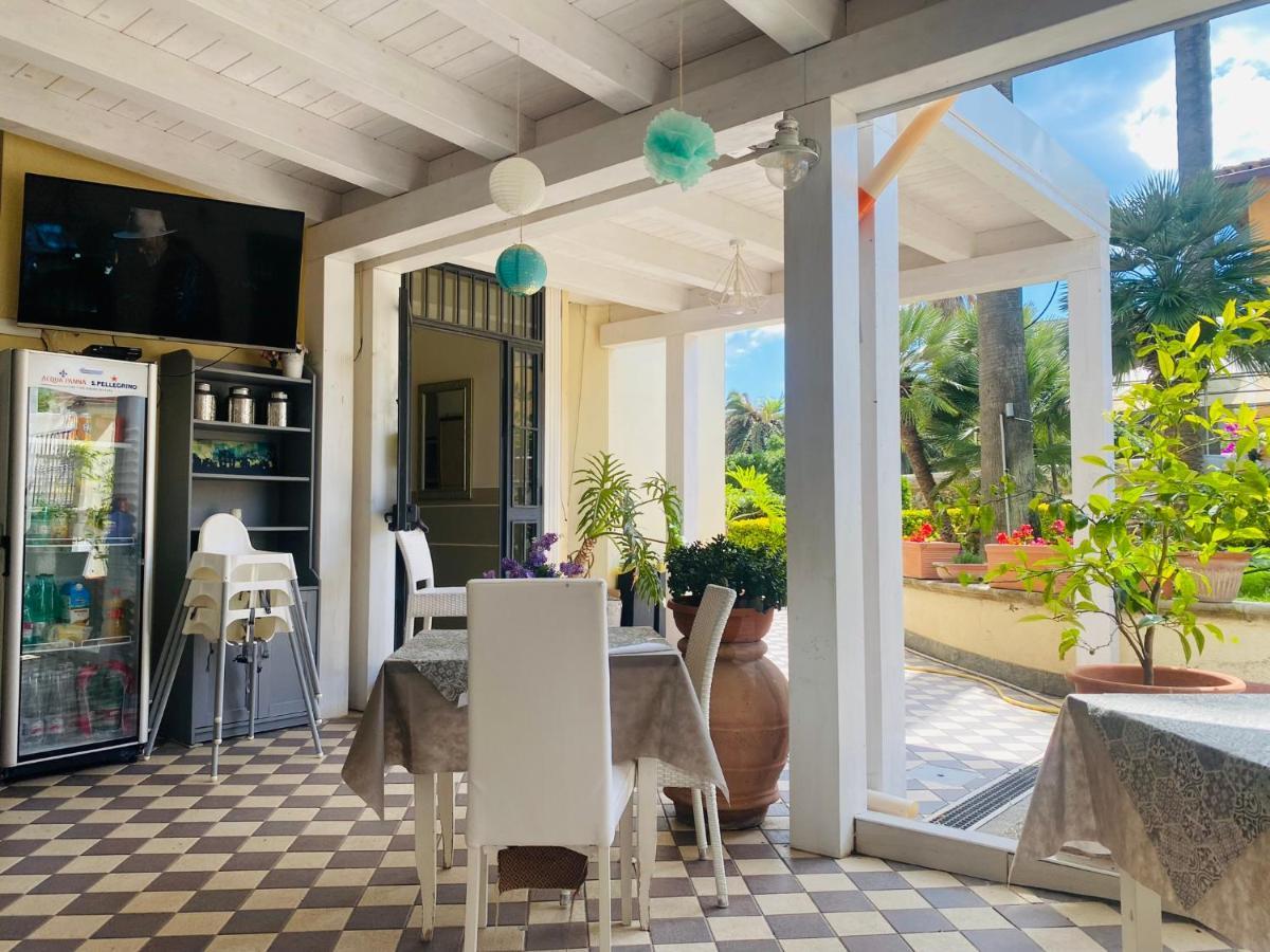 Villino Gregoraci Relais Bed & Breakfast Santa Marinella Exterior foto