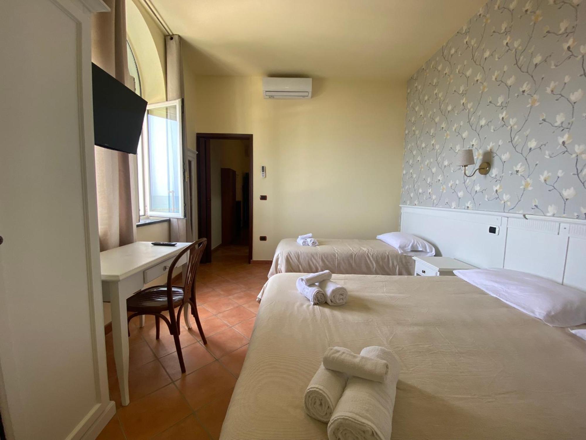 Villino Gregoraci Relais Bed & Breakfast Santa Marinella Exterior foto