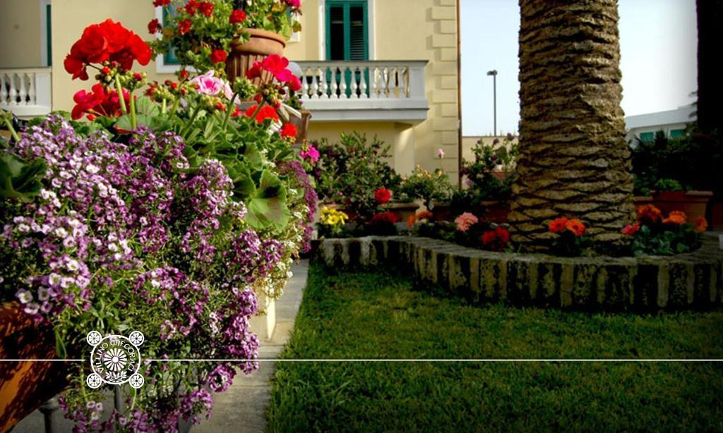 Villino Gregoraci Relais Bed & Breakfast Santa Marinella Exterior foto